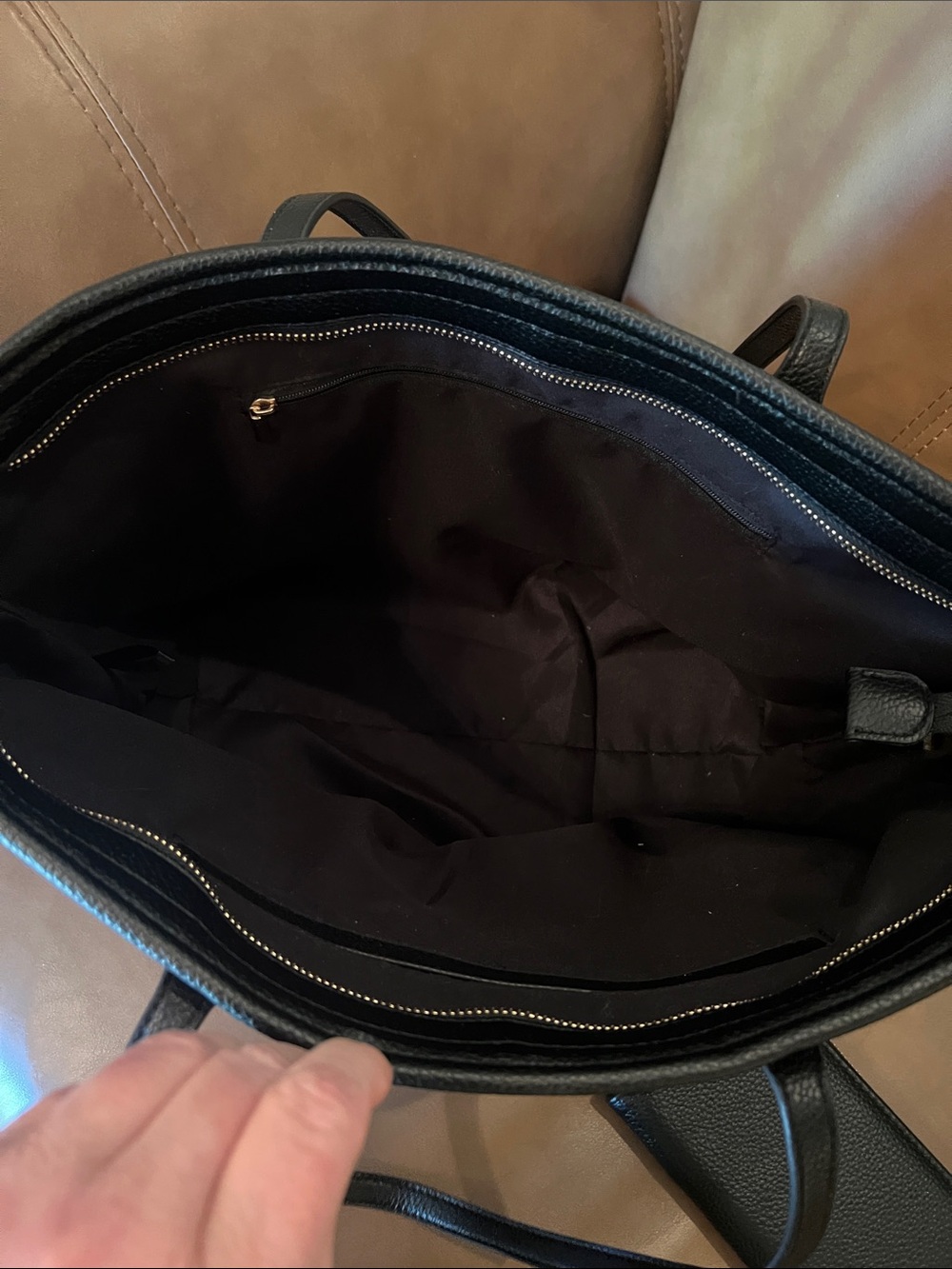 Gucci Black Leather Tote with Matching Wristlet - Picture 5 of 12